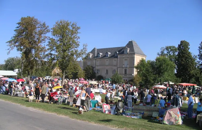 Grand Vide Grenier AGAS de Combelles 2 - Le Monastère